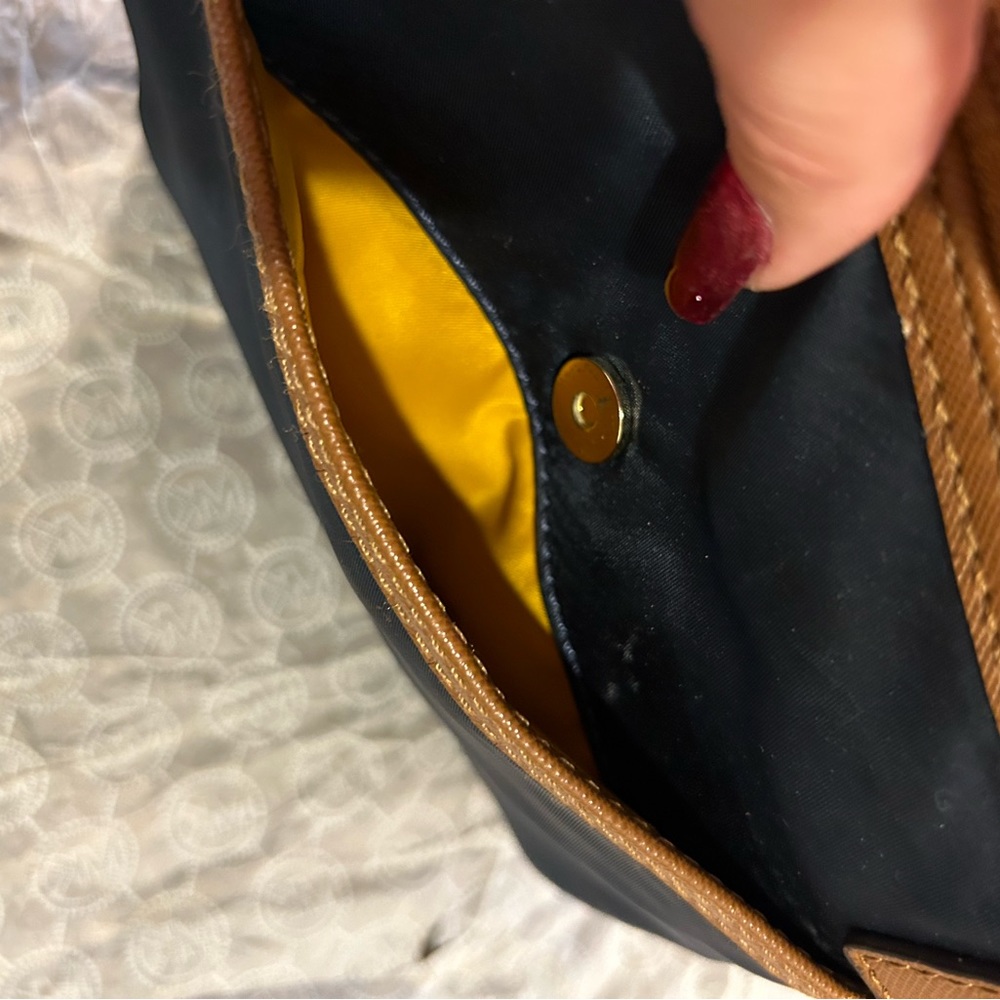 Pew-owned MK Michael Kors Navy blue small bag. - Picture 7 of 9